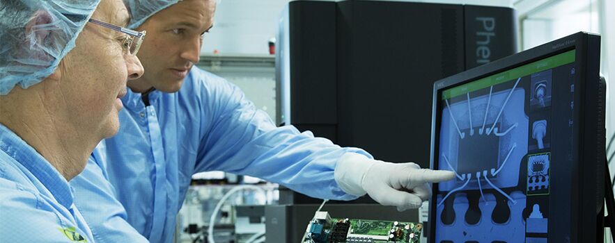 Under the Microscope: Key Differences Between SEM and Optical Microscopy